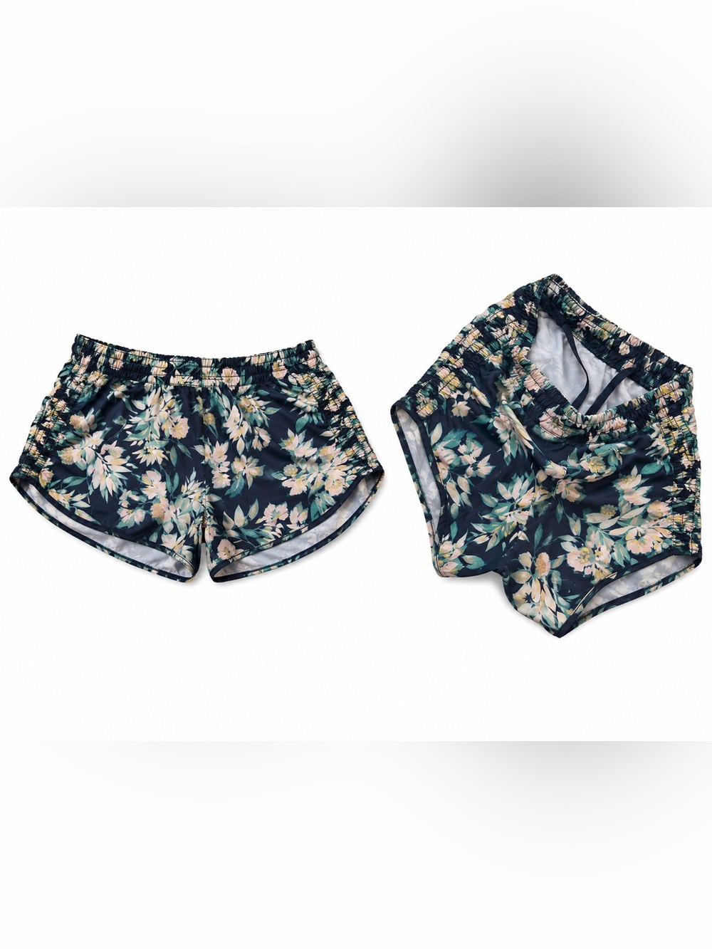 Columbia Navy Floral Athletic Shorts M